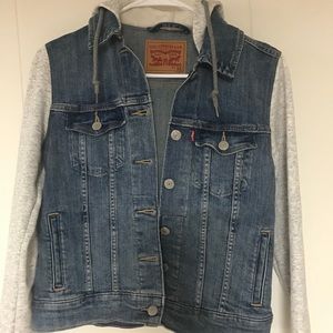 Levi’s denim hoodie trucker jacket